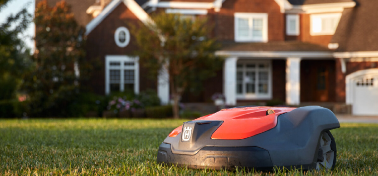 Automower®  hace el trabajo en tu jardín por ti